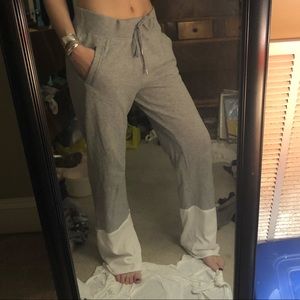 VICTORIAS SECRET SWEATS 🐁